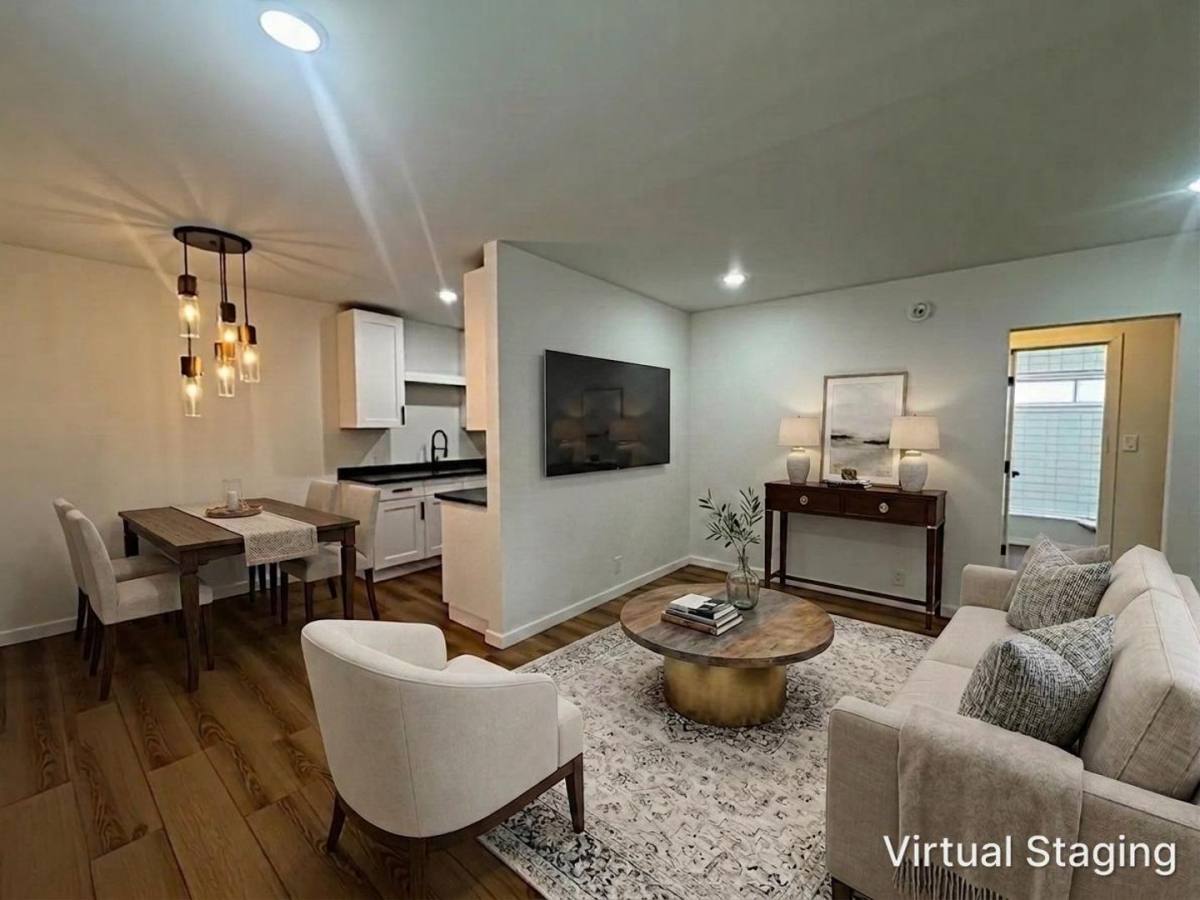 Apartment for rent at 7444 Haskell, Van Nuys, CA 91406