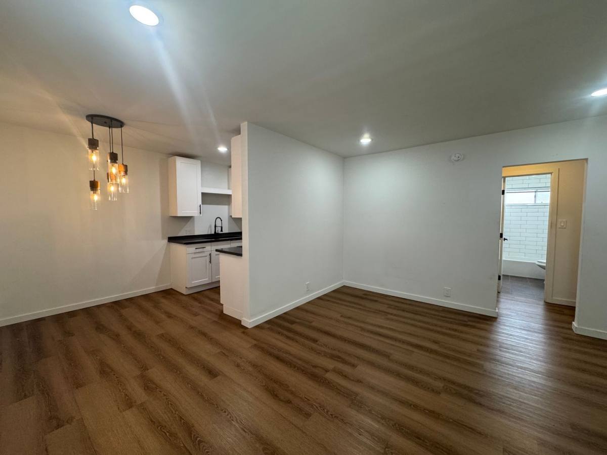 Apartment for rent at 7444 Haskell, Van Nuys, CA 91406
