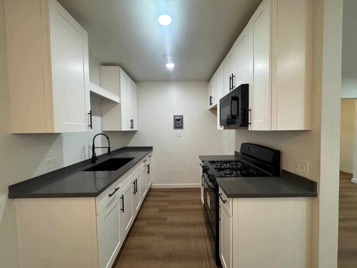 Apartment for rent at 7444 Haskell, Van Nuys, CA 91406