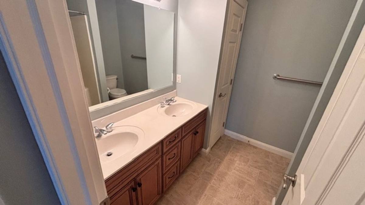 Townhouse for rent at 785 Oak Leaf Lane, Harrisburg, PA 17111