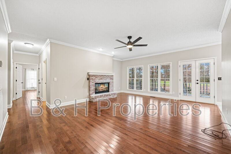 House for rent at 444 Ironwood Dr, Crossville, TN 38571