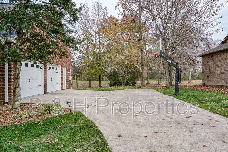 House for rent at 444 Ironwood Dr, Crossville, TN 38571
