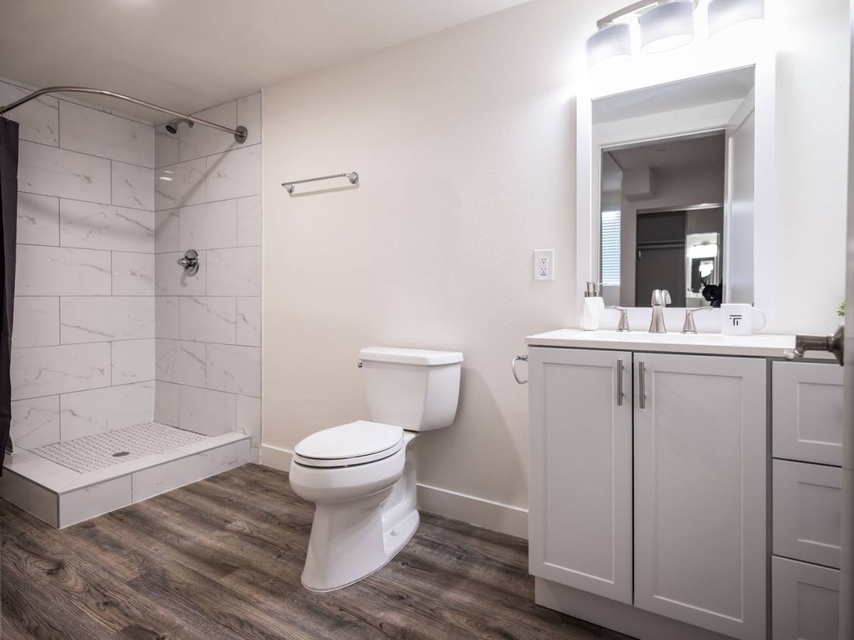 Apartment for rent at 1147 W 37th St, Los Angeles, CA 90007