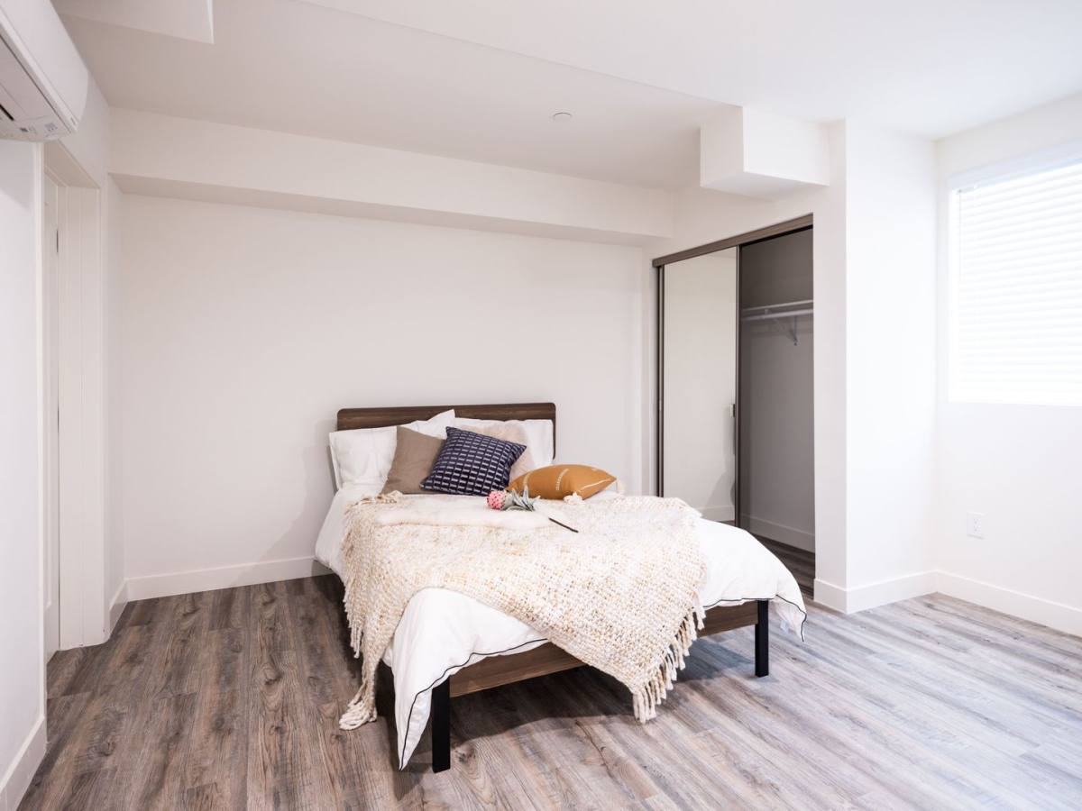 Apartment for rent at 1147 W 37th St, Los Angeles, CA 90007