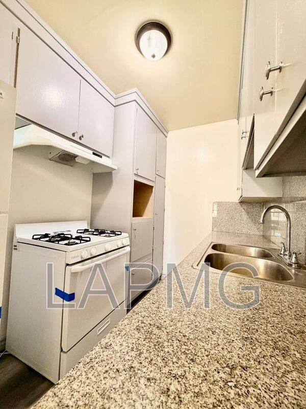 Apartment for rent at 925 Enterprise Ave #40, Inglewood, CA 90302