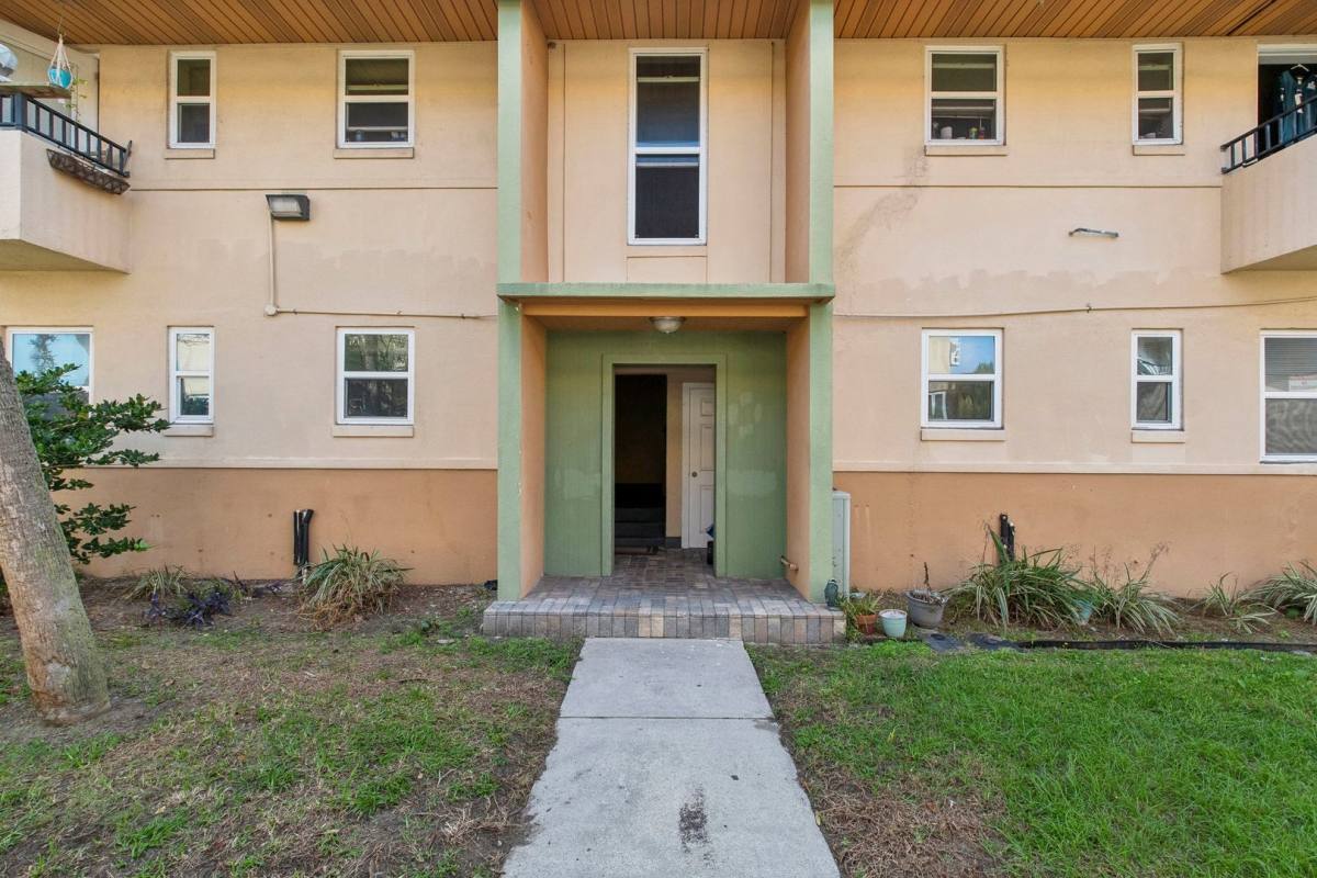 Apartment for rent at 222 16th Ave N, Jacksonville Beach, FL 32250