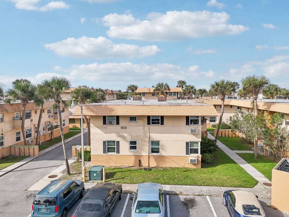 Apartment for rent at 222 16th Ave N, Jacksonville Beach, FL 32250
