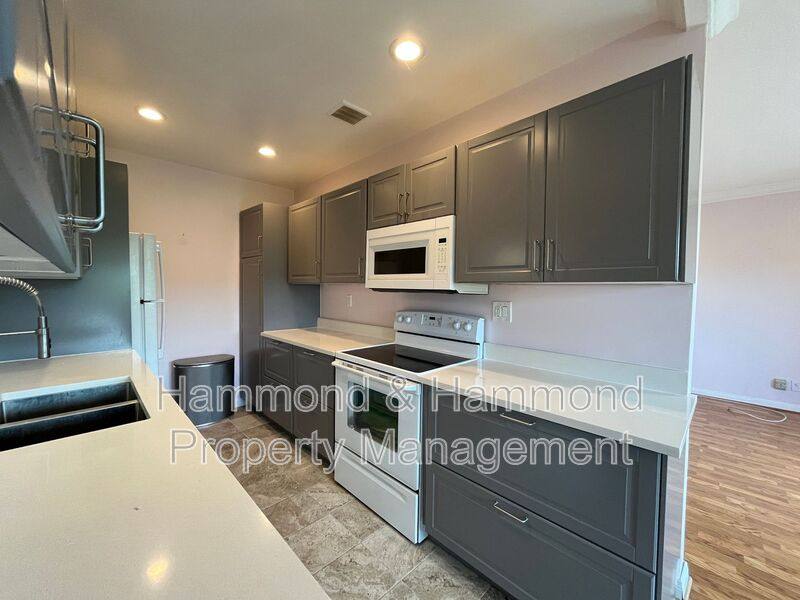 Condo for rent at 5400 Newcastle Ave #43, Encino, CA 91316