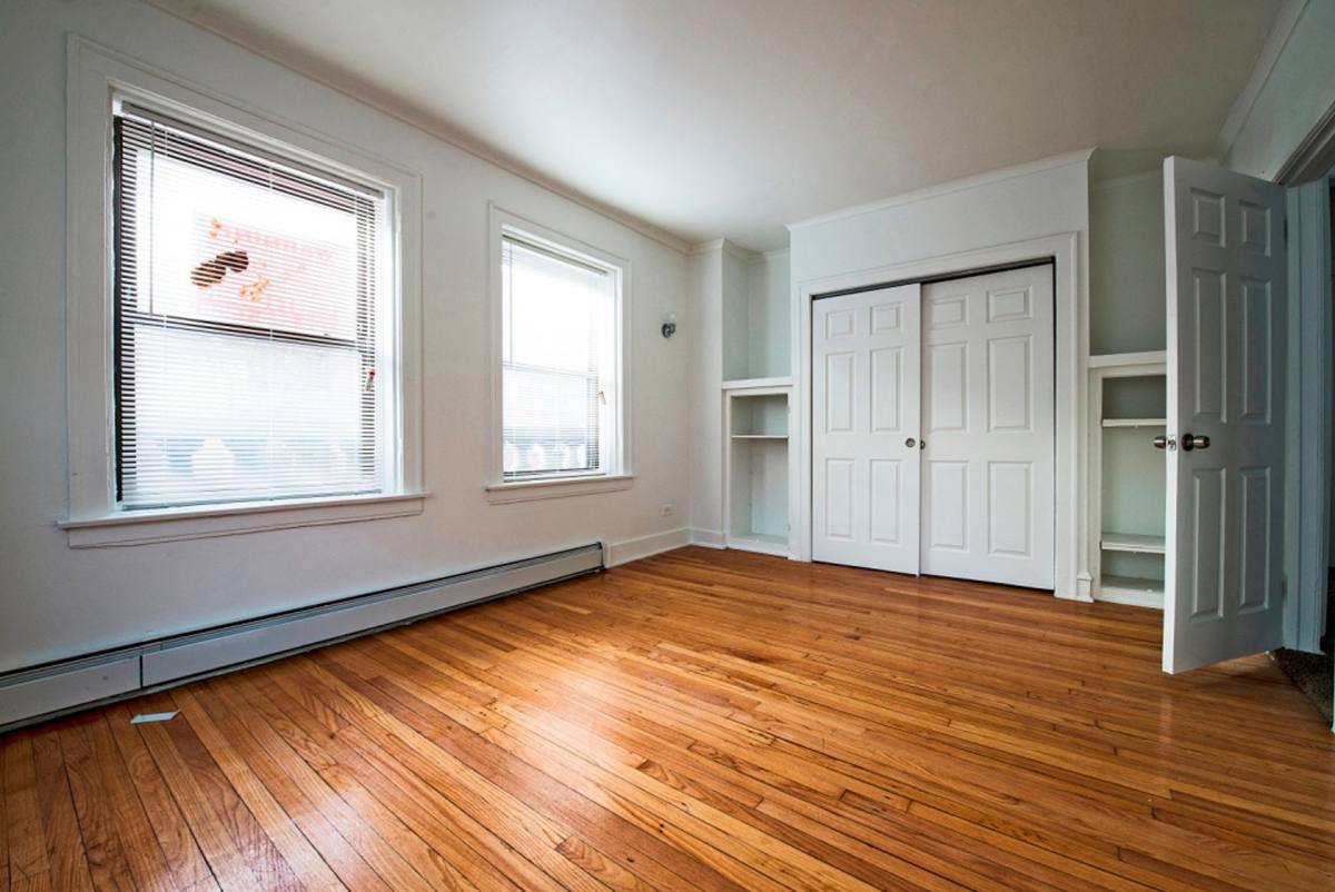 Apartment for rent at 7229-33 S Yates Blvd, Chicago, IL 60649