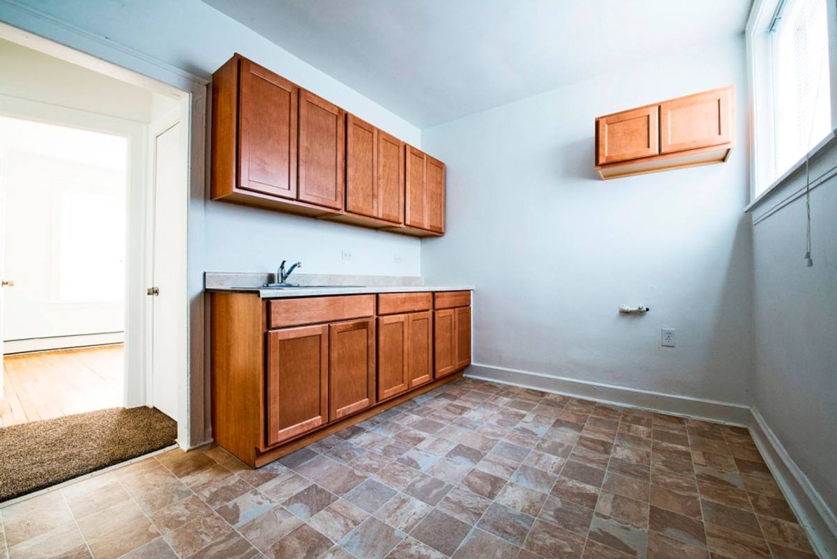 Apartment for rent at 7229-33 S Yates Blvd, Chicago, IL 60649
