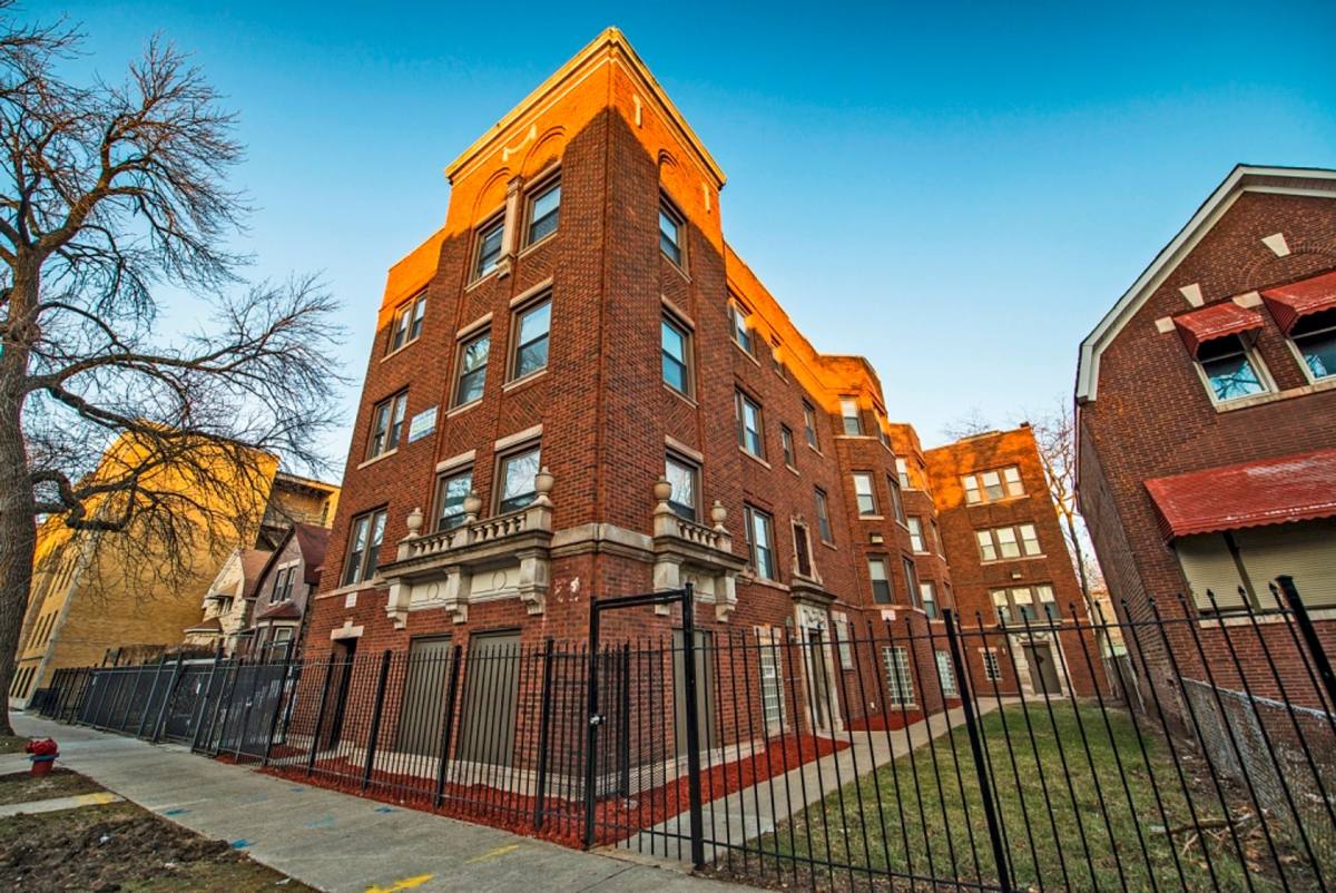 Apartment for rent at 7229-33 S Yates Blvd, Chicago, IL 60649