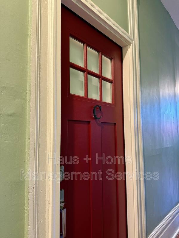 Apartment for rent at 906 Penn Ave #C, Turtle Creek, PA 15145