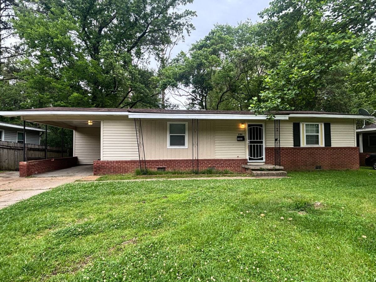 House for rent at 3084 Oak Forest Dr, Jackson, MS 39212