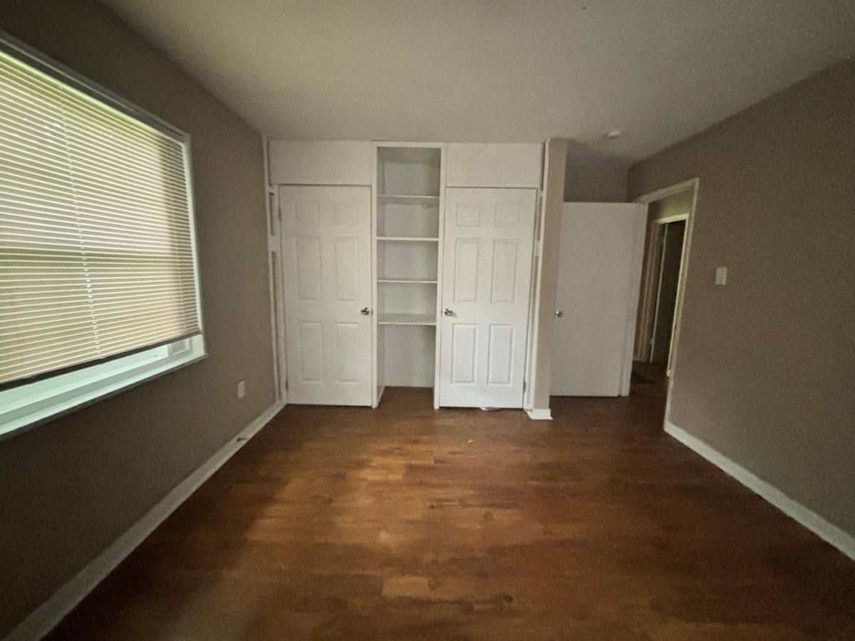 House for rent at 3084 Oak Forest Dr, Jackson, MS 39212