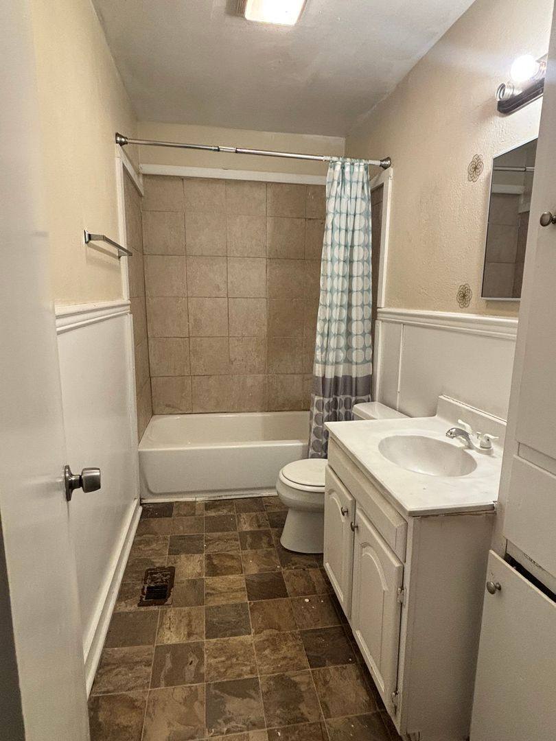 House for rent at 3084 Oak Forest Dr, Jackson, MS 39212
