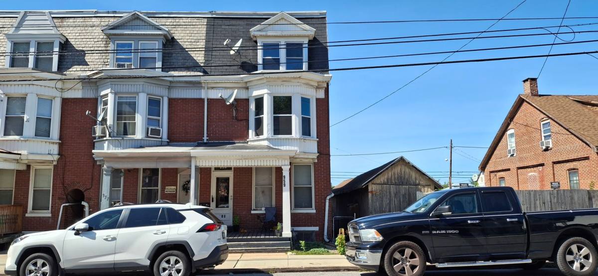 Apartment for rent at 959 E Philadelphia St, York, PA 17403