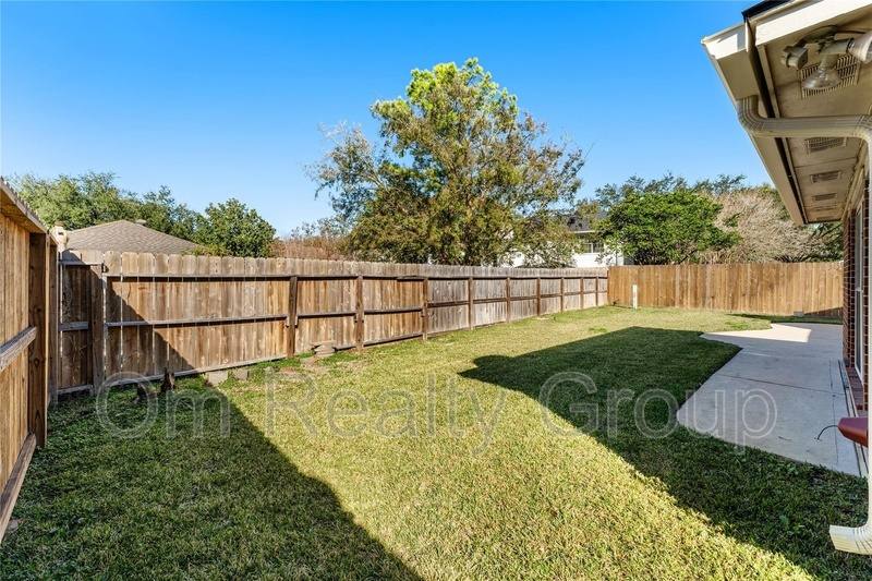House for rent at 4626 Plantation Creek Dr, Missouri City, TX 77459