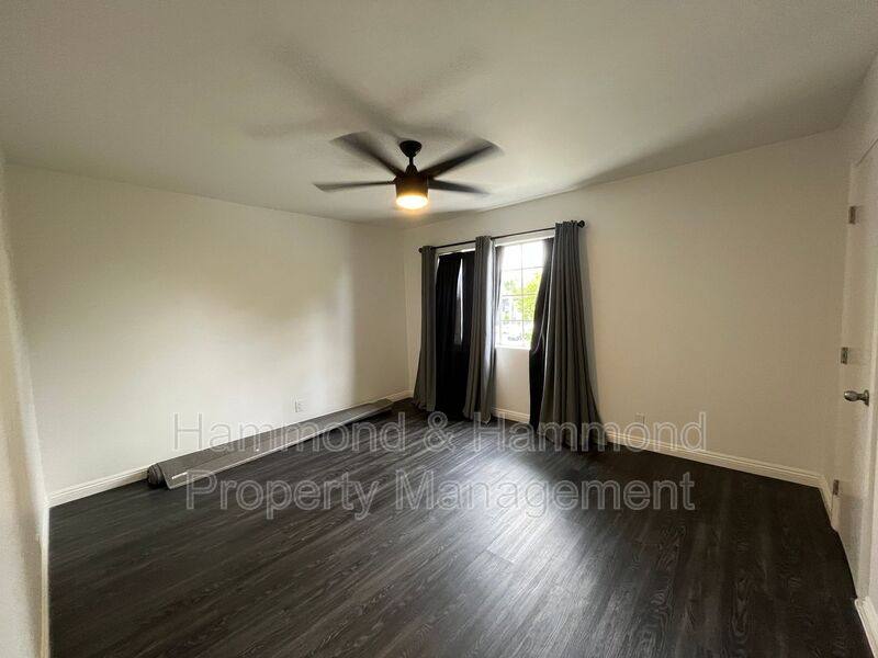 Condo for rent at 20930 Parthenia St #201, Canoga Park, CA 91304