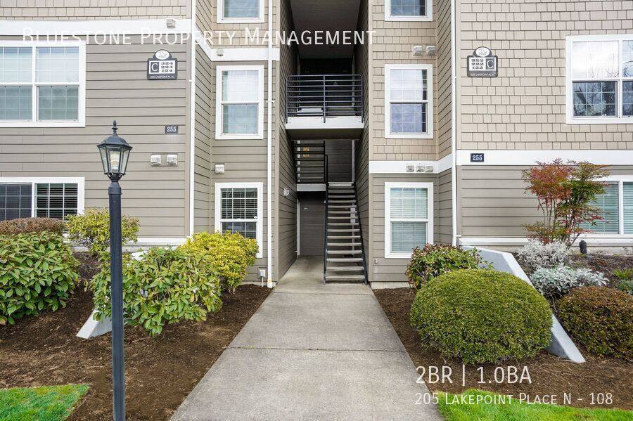 Apartment for rent at 205 Lakepoint Place N, Salem, OR 97303