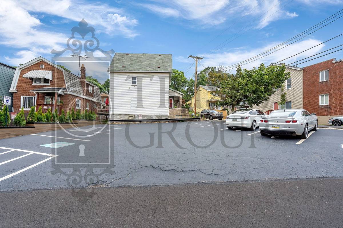 Apartment for rent at 160 Southern Ave #4, Pittsburgh, PA 15211