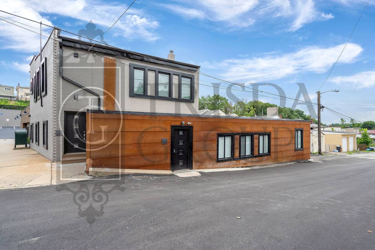 Apartment for rent at 160 Southern Ave #4, Pittsburgh, PA 15211