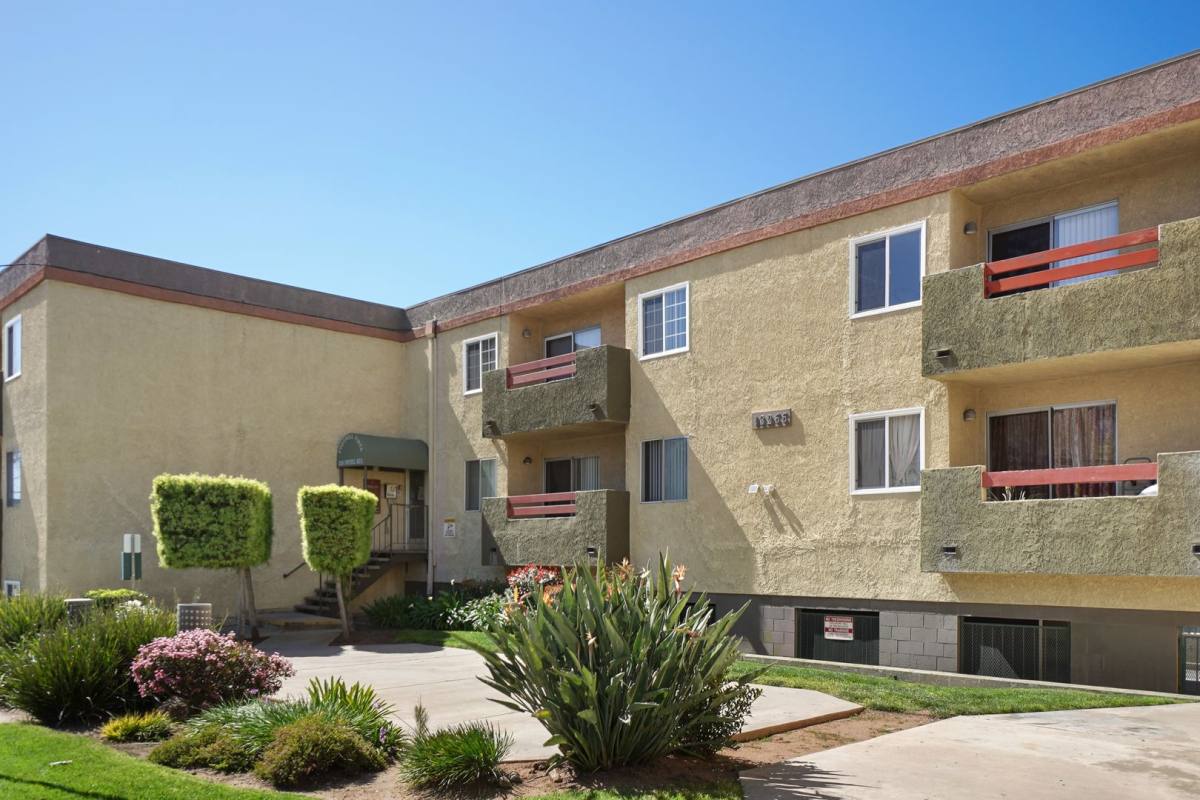 Apartment for rent at 13266 Foothill Blvd, Sylmar, CA 91342