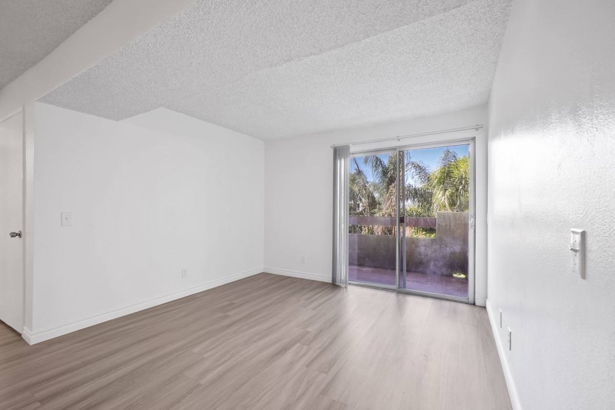 Apartment for rent at 13266 Foothill Blvd, Sylmar, CA 91342