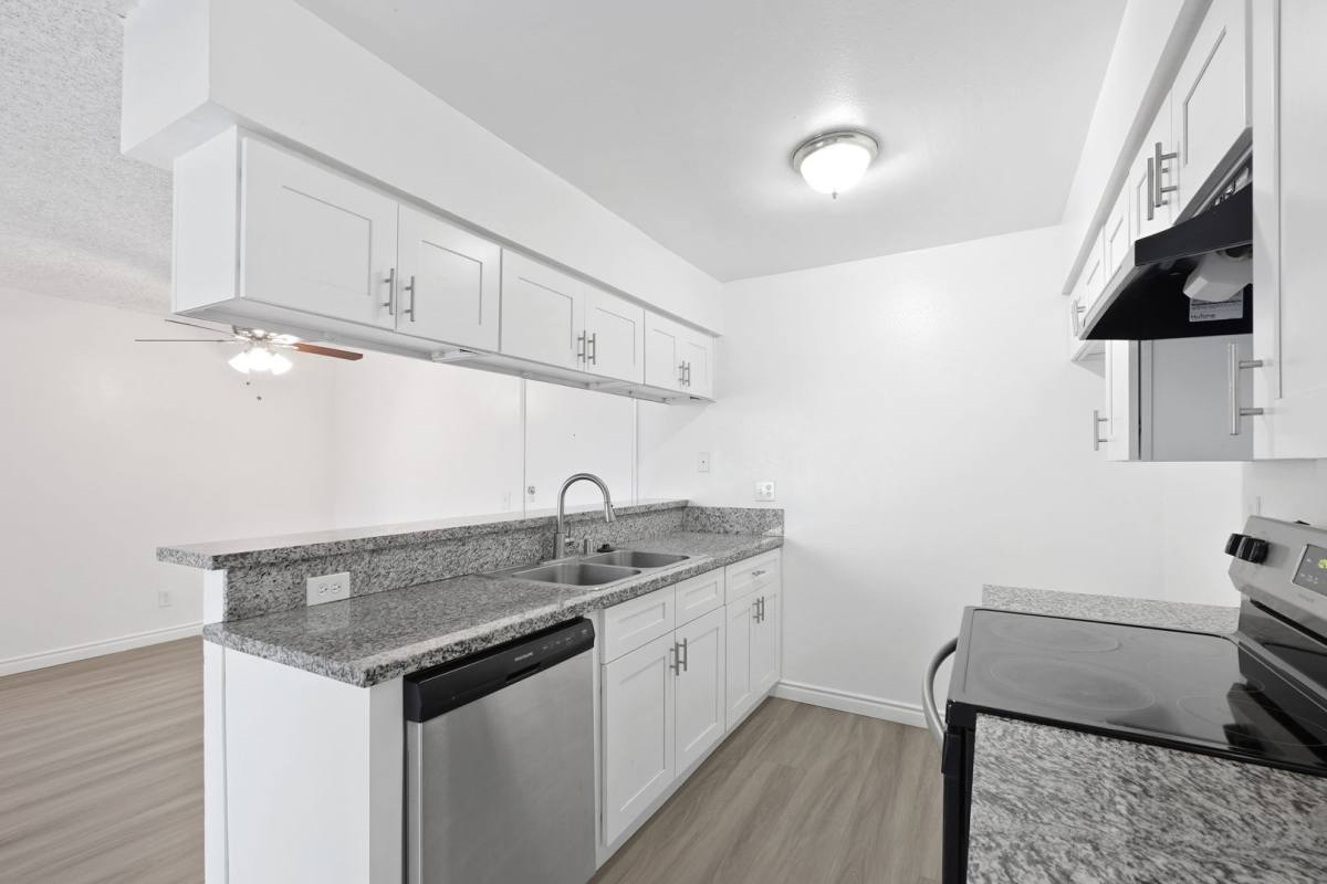 Apartment for rent at 13266 Foothill Blvd, Sylmar, CA 91342