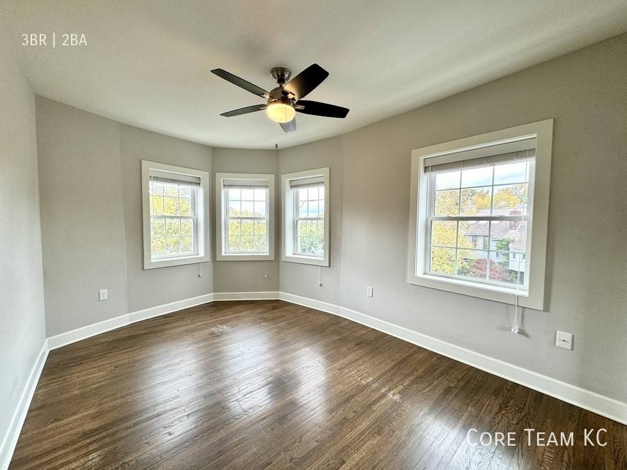 Apartment for rent at 920 Ward Parkway, Kansas City, MO 64111