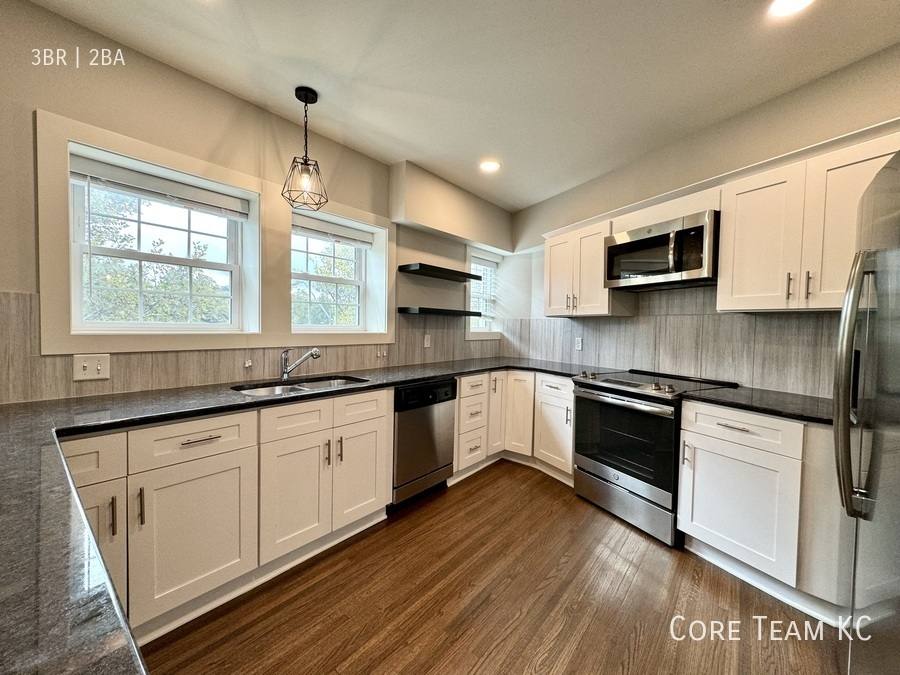 Apartment for rent at 920 Ward Parkway, Kansas City, MO 64111