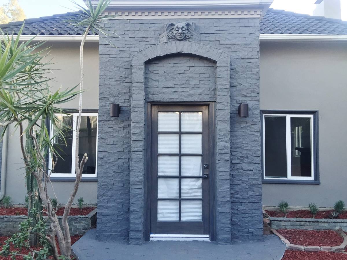 Apartment for rent at 8538 W Knoll Dr, West Hollywood, CA 90069
