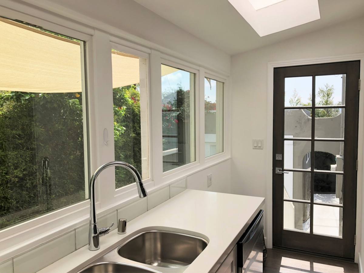 Apartment for rent at 8538 W Knoll Dr, West Hollywood, CA 90069