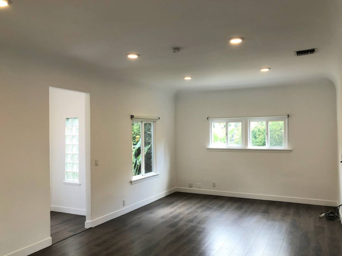 Apartment for rent at 8538 W Knoll Dr, West Hollywood, CA 90069