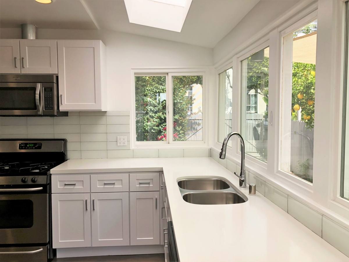 Apartment for rent at 8538 W Knoll Dr, West Hollywood, CA 90069