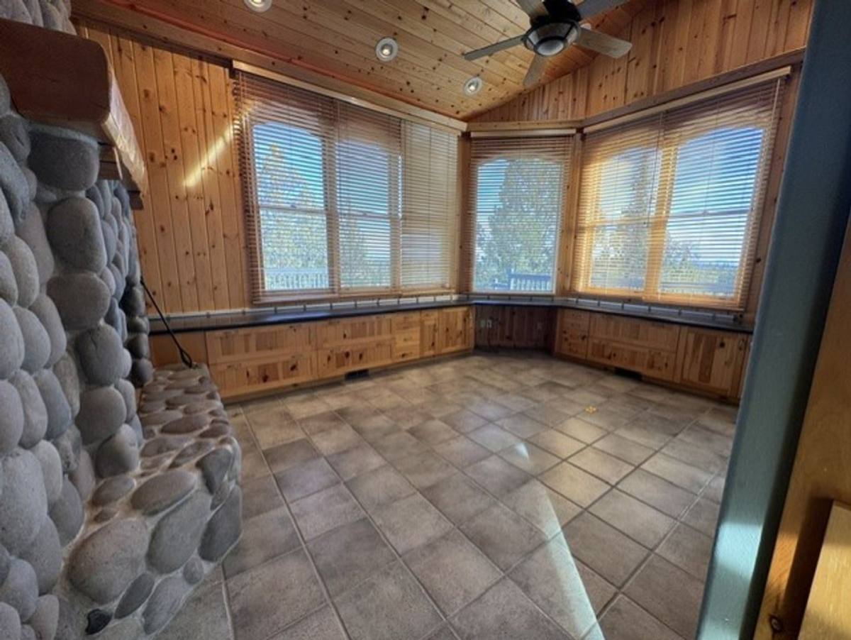 House for rent at 1016 NW Foxwood, Bend, OR 97703
