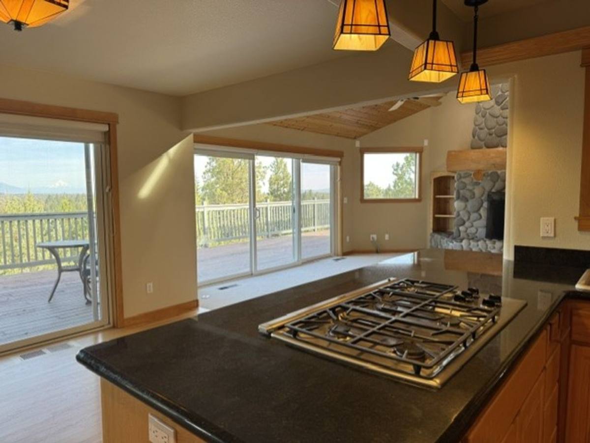 House for rent at 1016 NW Foxwood, Bend, OR 97703