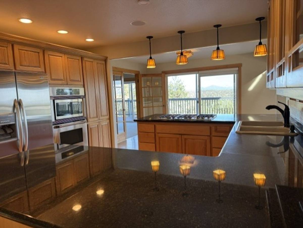 House for rent at 1016 NW Foxwood, Bend, OR 97703