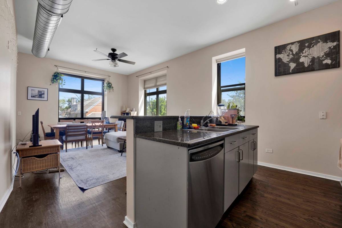 Apartment for rent at 3505 S Morgan St #201, Chicago, IL 60609
