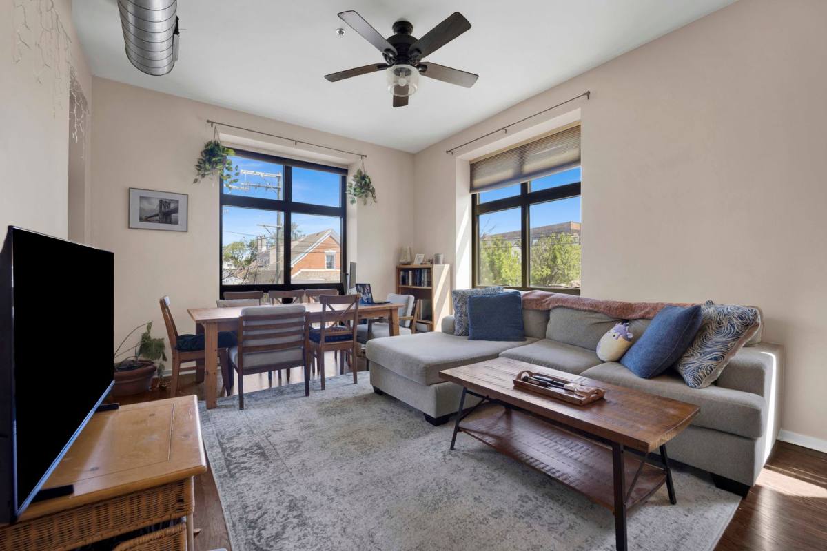 Apartment for rent at 3505 S Morgan St #201, Chicago, IL 60609