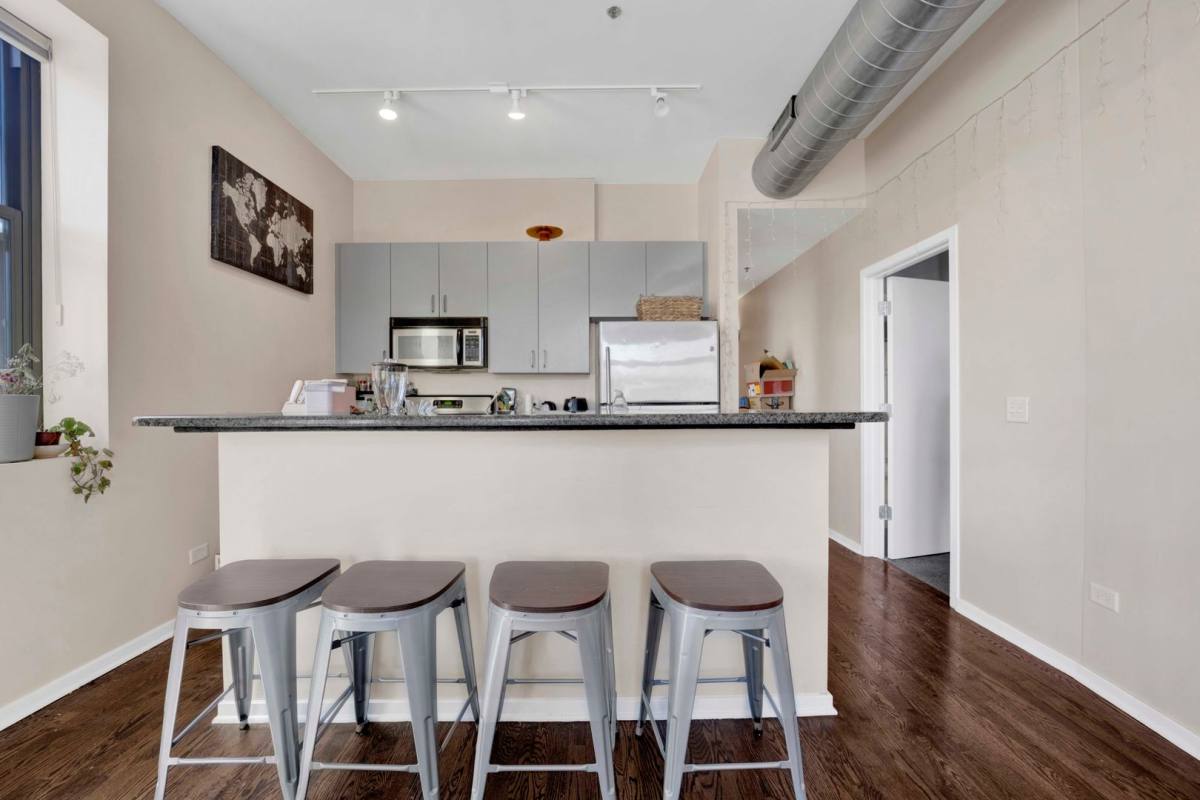 Apartment for rent at 3505 S Morgan St #201, Chicago, IL 60609