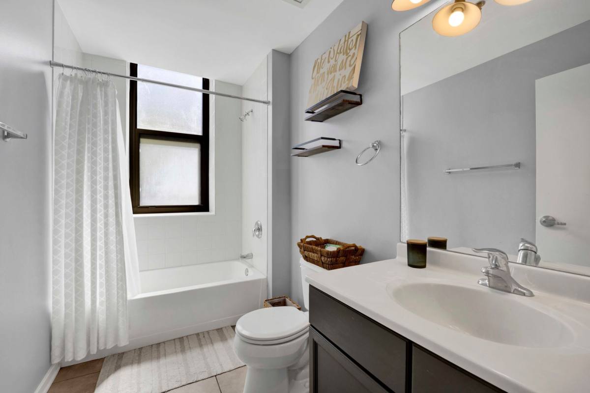 Apartment for rent at 3505 S Morgan St #201, Chicago, IL 60609