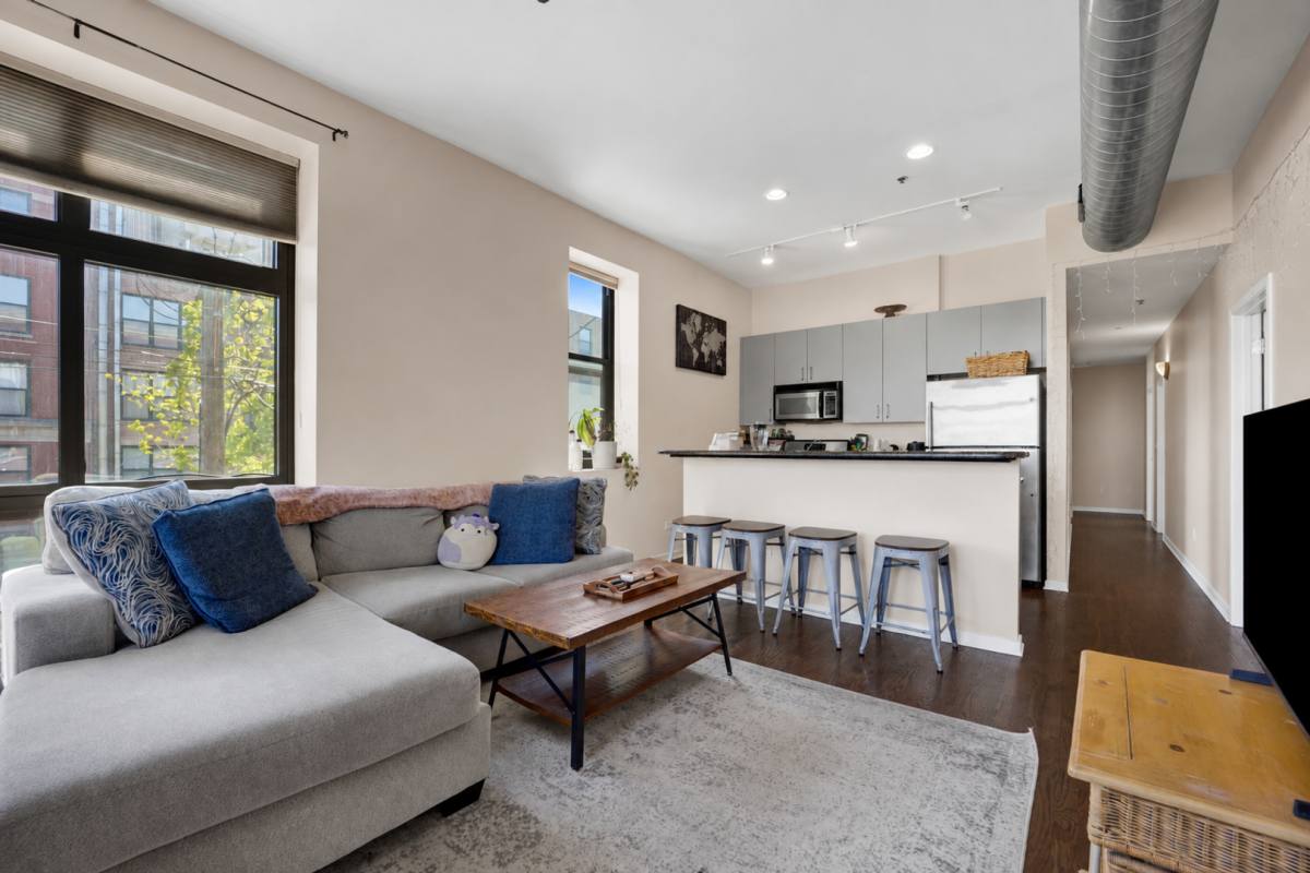 Apartment for rent at 3505 S Morgan St #201, Chicago, IL 60609