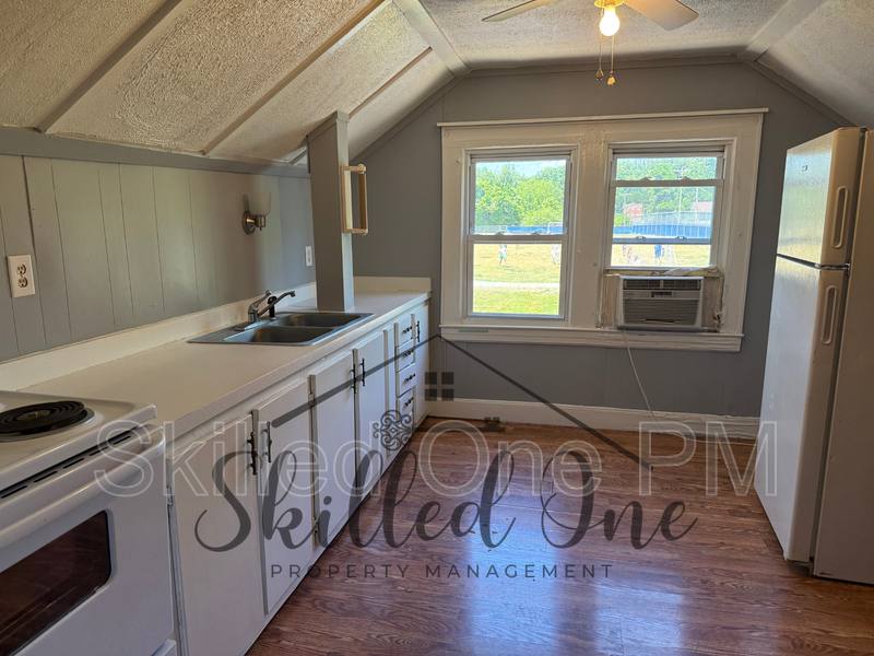 Apartment for rent at 205 Church St #5, Elkin, NC 28621