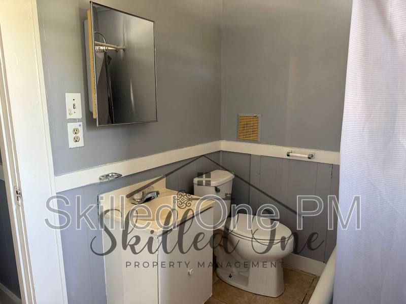 Apartment for rent at 205 Church St #5, Elkin, NC 28621
