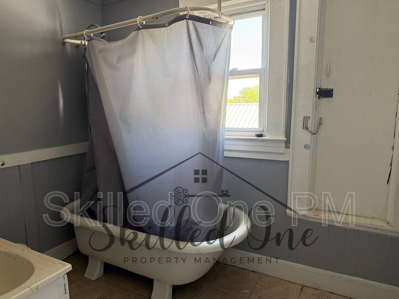 Apartment for rent at 205 Church St #5, Elkin, NC 28621