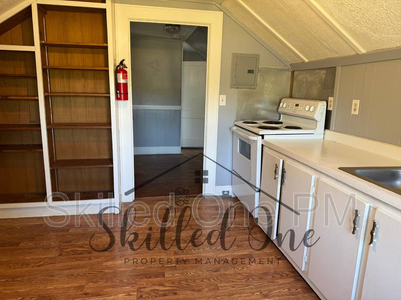 Apartment for rent at 205 Church St #5, Elkin, NC 28621