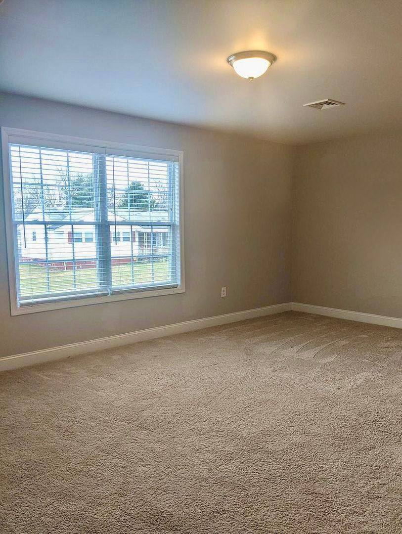 Apartment for rent at 254 Upland Ave, Trenton, NJ 08638
