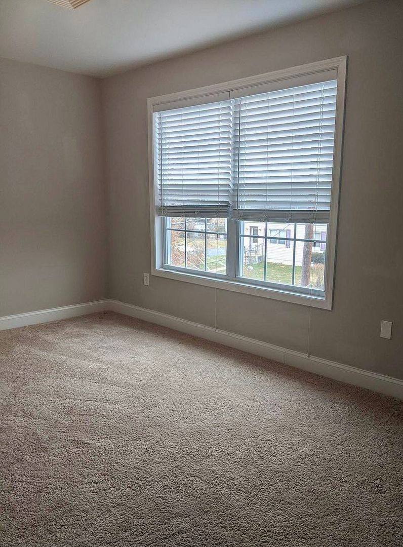 Apartment for rent at 254 Upland Ave, Trenton, NJ 08638