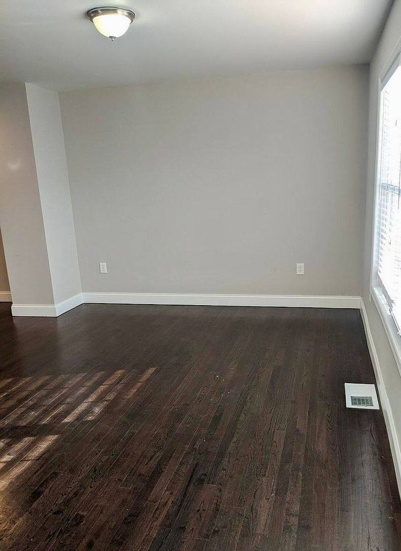 Apartment for rent at 254 Upland Ave, Trenton, NJ 08638