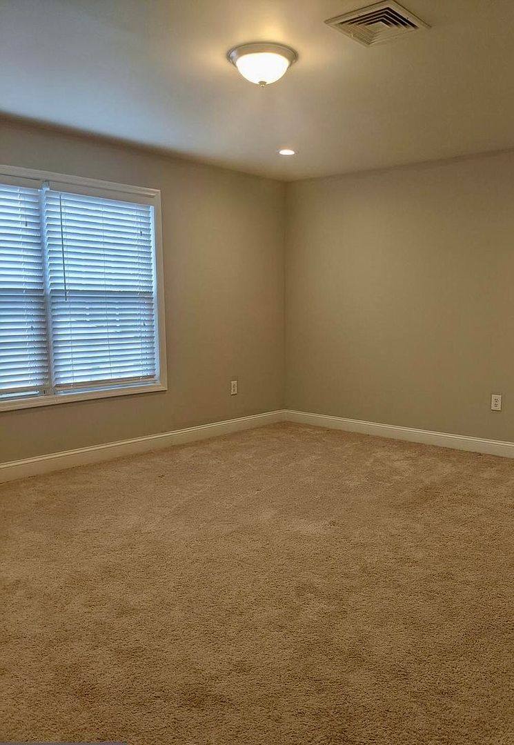 Apartment for rent at 254 Upland Ave, Trenton, NJ 08638